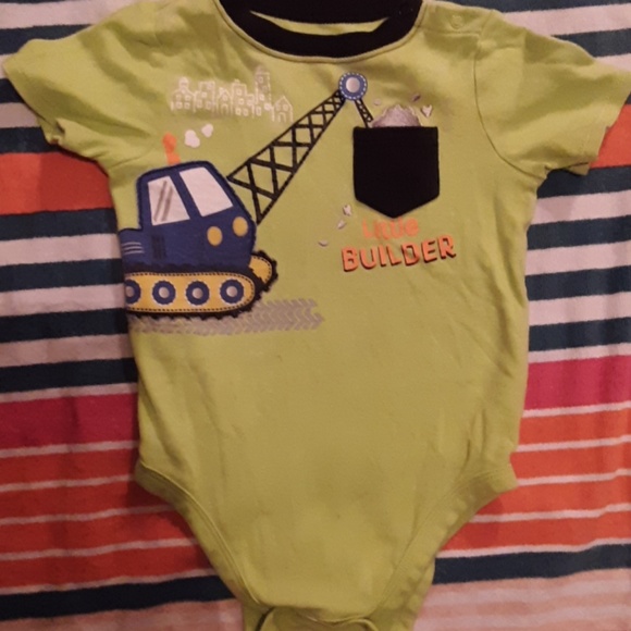 Lot of 3 boys 24 months onesies. - Picture 7 of 8